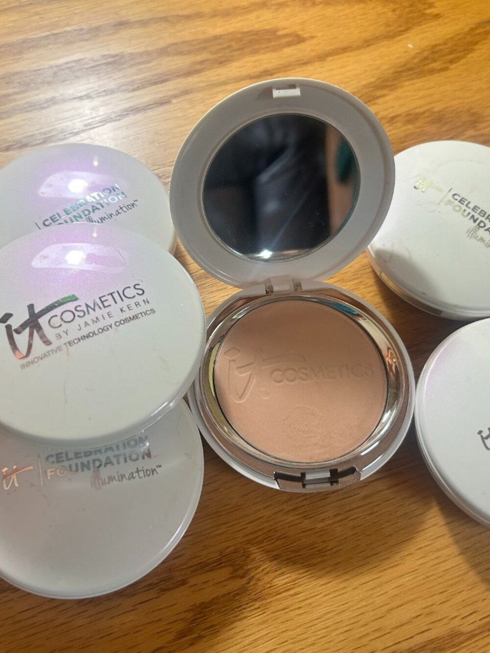 Assorted Unopened Makeup - Picture 3 of 8